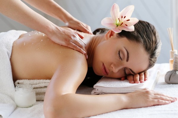 Simay Özdemir - Estetik & Güzellik, Kalıcı Makyaj, Epilasyon, Cilt Bakımı